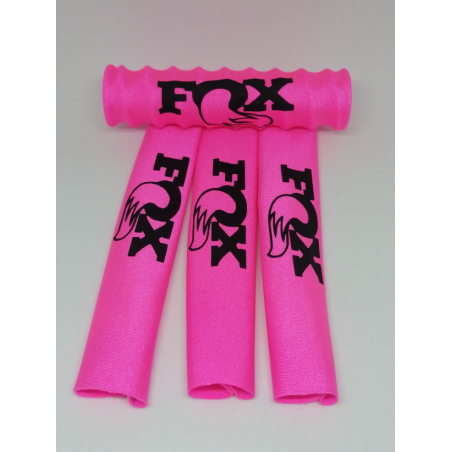FUNDAS 1/8 PROTECCION AMORTIGUADORES FOX LICRA ROSA FLUOR  LOGO NEGRO rcprogranada.com - Imagen 1