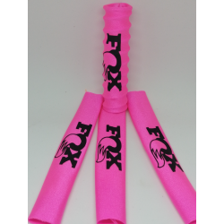 FUNDAS 1/8 PROTECCION AMORTIGUADORES FOX LICRA ROSA FLUOR  LOGO NEGRO rcprogranada.com - Imagen 2