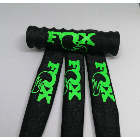 FUNDAS  DE PROTECCION PARA AMORTIGUADORES  1/5NEGRAS,LOGO VERDE FLUOR - Imagen 1