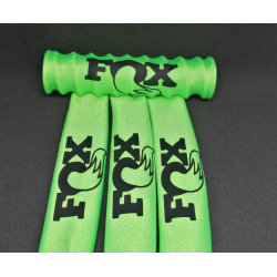 FUNDAS  DE PROTECCION PARA AMORTIGUADORES FOX 1/8 VERDE FLUOR ,LOGO NEGRO rcprogranada.com - Imagen 1