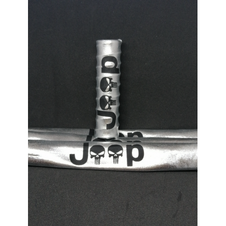 FUNDAS 1/6 AMORTIGUADORES COLOR PLATA LOGO JEEP EN NEGRO - Imagen 2